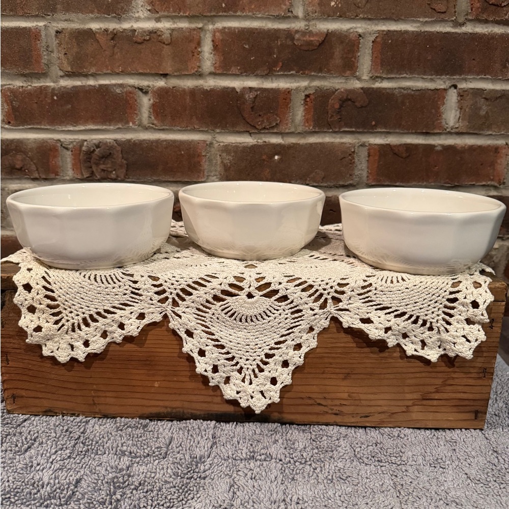 3 Pfaltzgraff Heritage white cereal soup bowls 12 sided 5.5” diameter